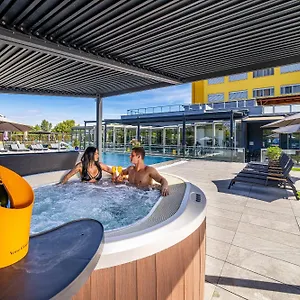Aura Design&garden Pool Praag